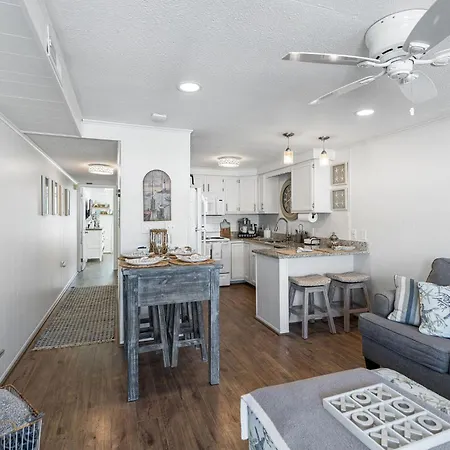 Ocean Block Condo 100 Steps From The Beach