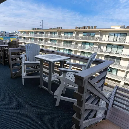 Ocean Block Condo 100 Steps From The Beach